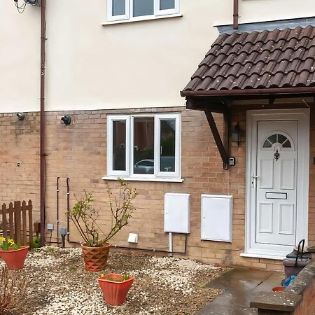 Delightful Home Great Location In Gloucester Quedgeley By Staystaycations 外观 照片